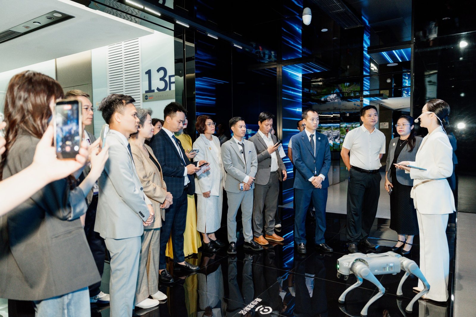 HCSoft Việt Nam cùng đoàn doanh nhân VEF Global tại Quảng Tây – Runjian và Gala VEF Global – ảnh 2